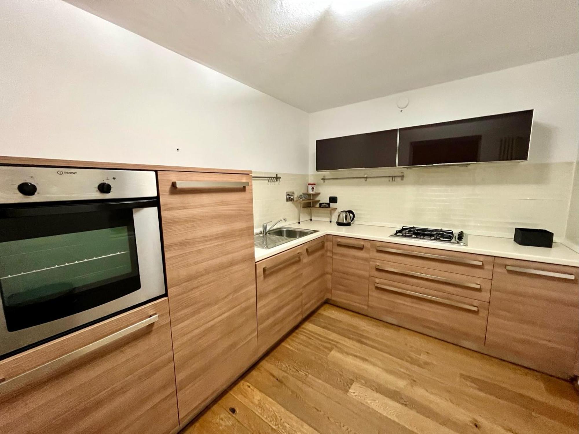 La Finestra Sulle Langhe - M3Langhe Apartment Cherasco Luaran gambar